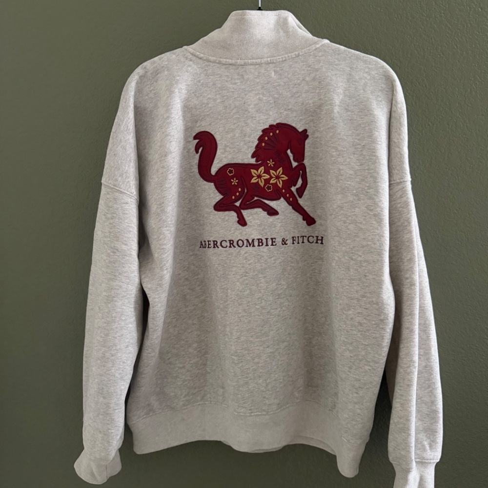 NWT Lunar New Year Horse Abercrombie three-quarter zip - Picture 3 of 4